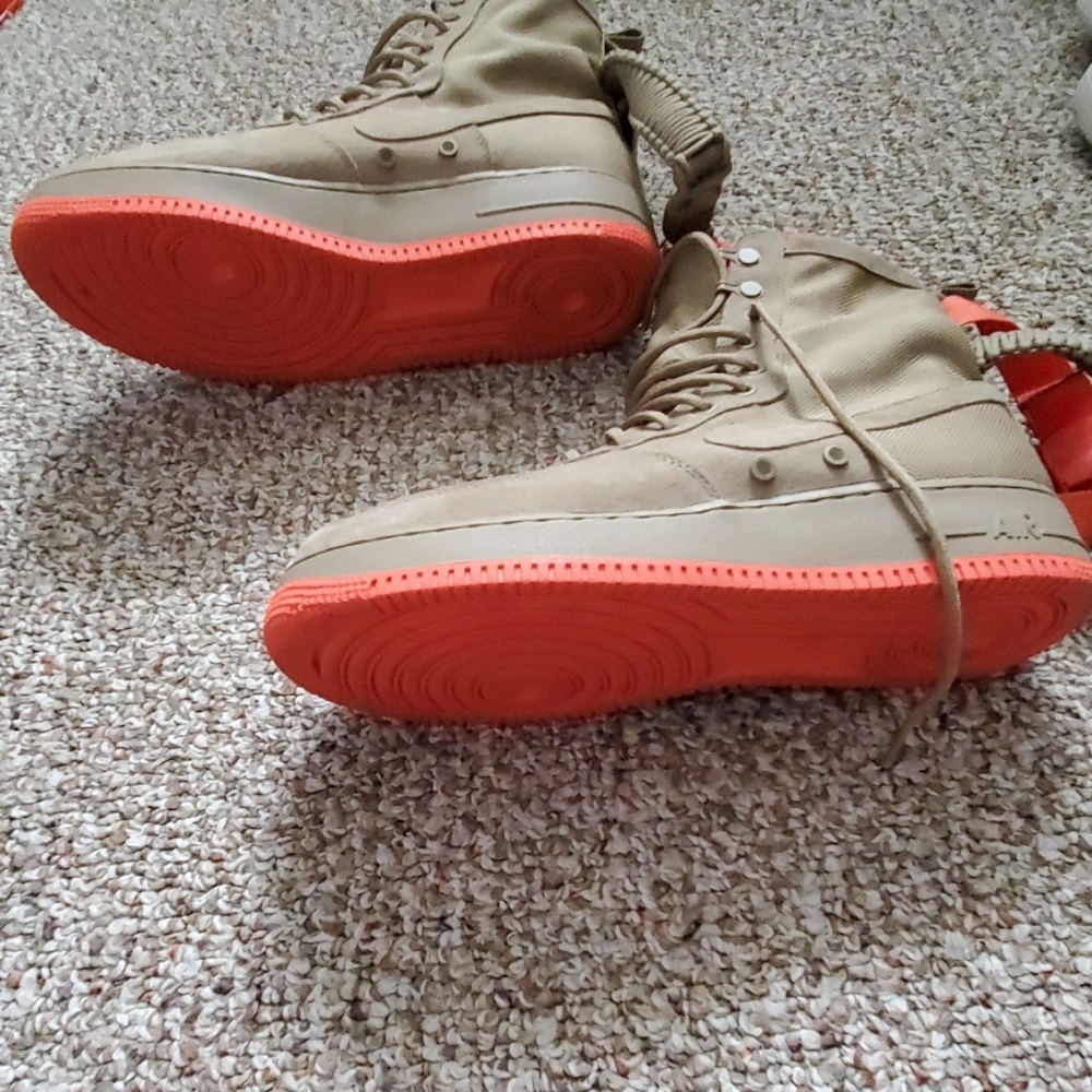 Shoes - Picture 3 of 3